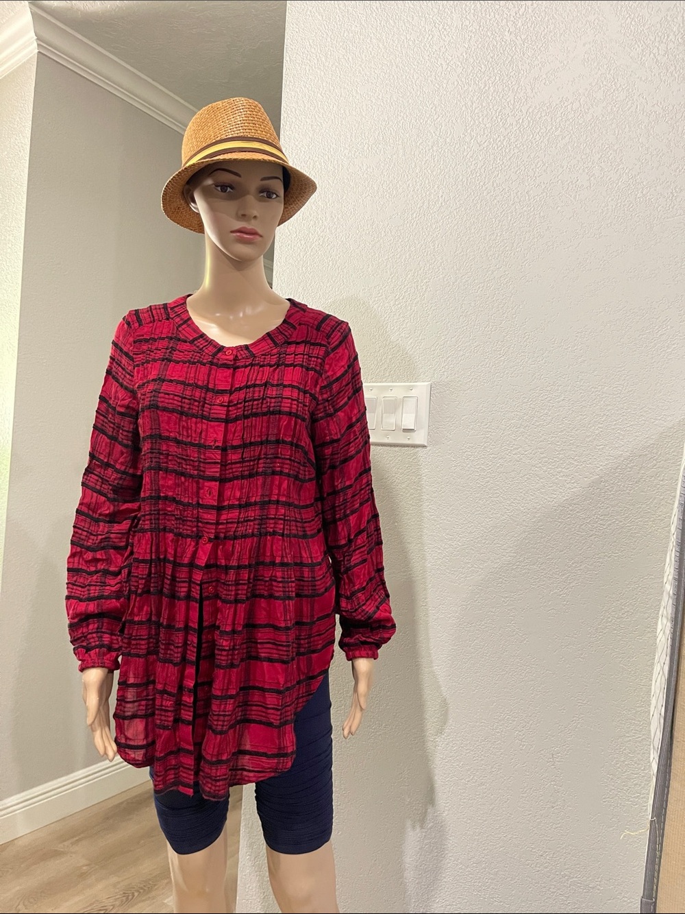 intro. Red Plaid Long-Sleeve Tunic Top size S